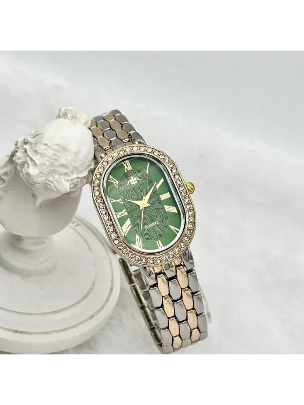 Women's Green Vintage Rome Oval Case Adjustable Stainless Steel Analog Watches